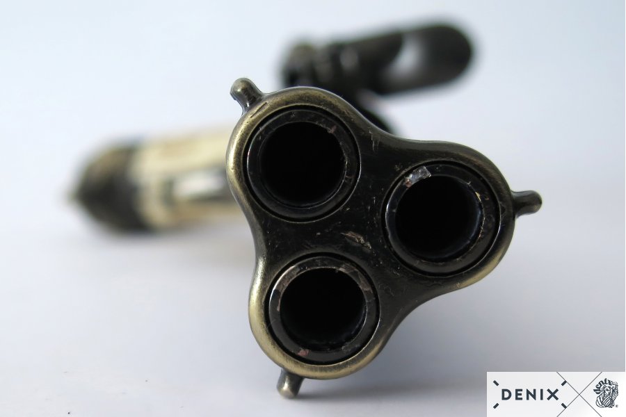 5306-denix-Revolving-3-barrel-flintlock-pistol–France-18th–C-4